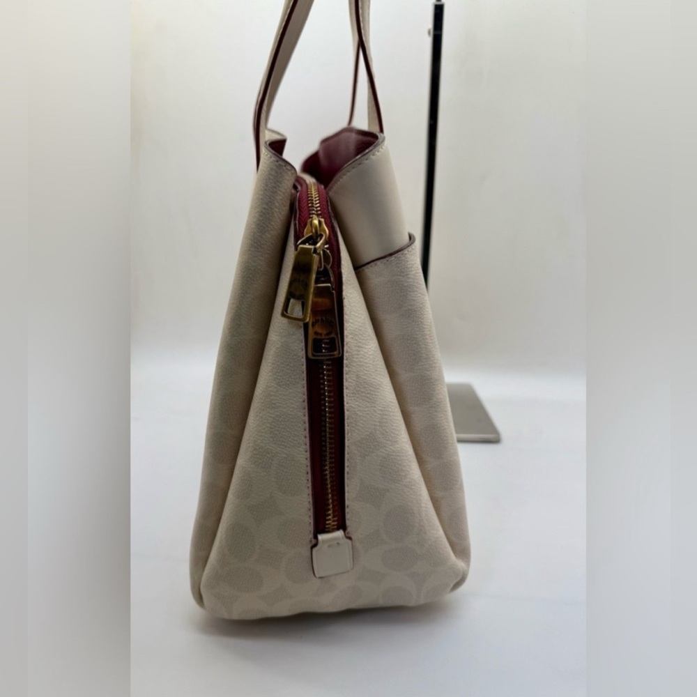 EUC Coach Lora Carryall 89576 – Chalk Signature Coated Canvas – Gold Hardware - Picture 3 of 10